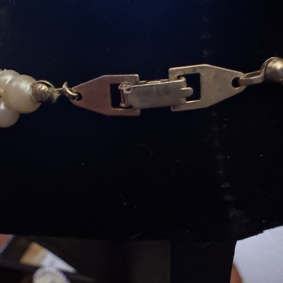 Beautiful Elegant Pearl Necklace 24 inch.Exc Condition Lux Item - Picture 4 of 9